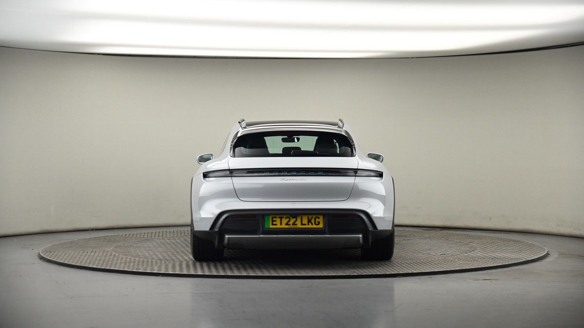 Porsche Taycan Image 17