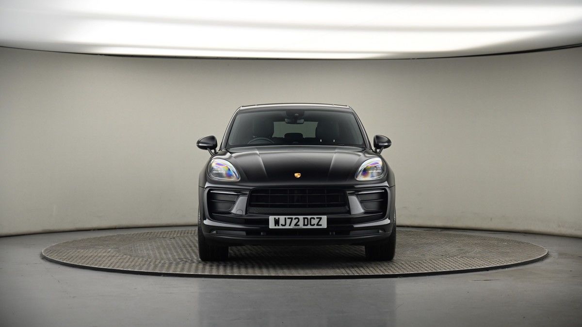 Porsche Macan Image 18