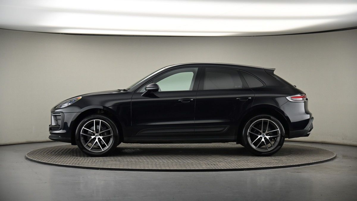 Porsche Macan Image 19