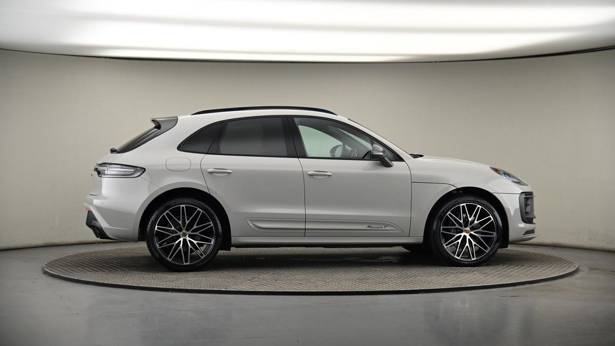 More views of Porsche Macan