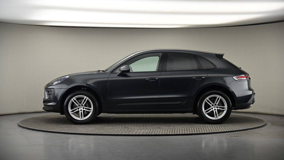 Porsche Macan Image 19