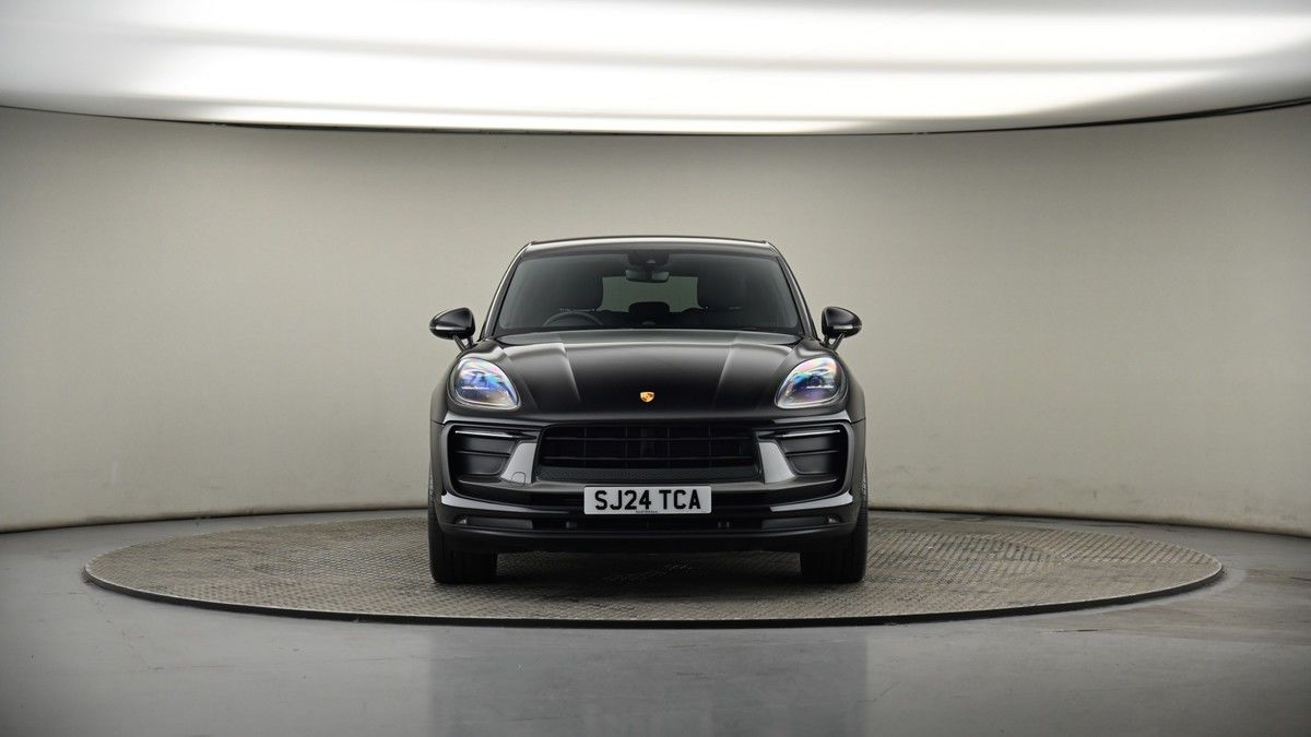 Porsche Macan Image 18