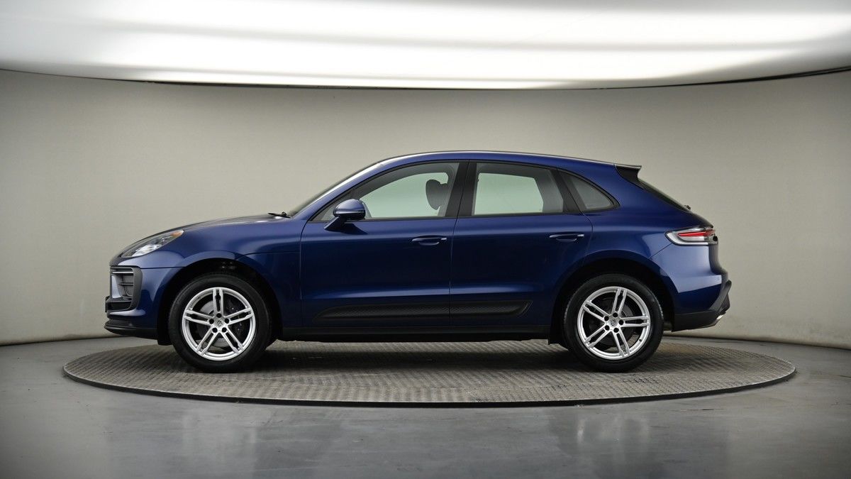 Porsche Macan Image 18