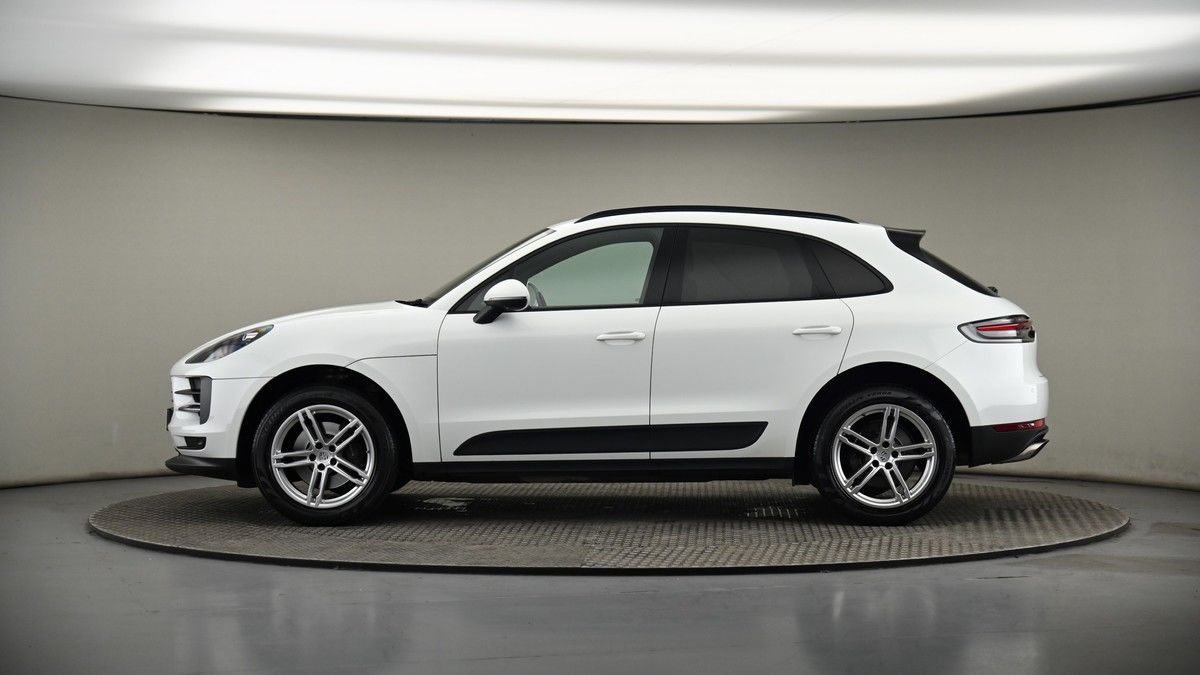 Porsche Macan Image 19