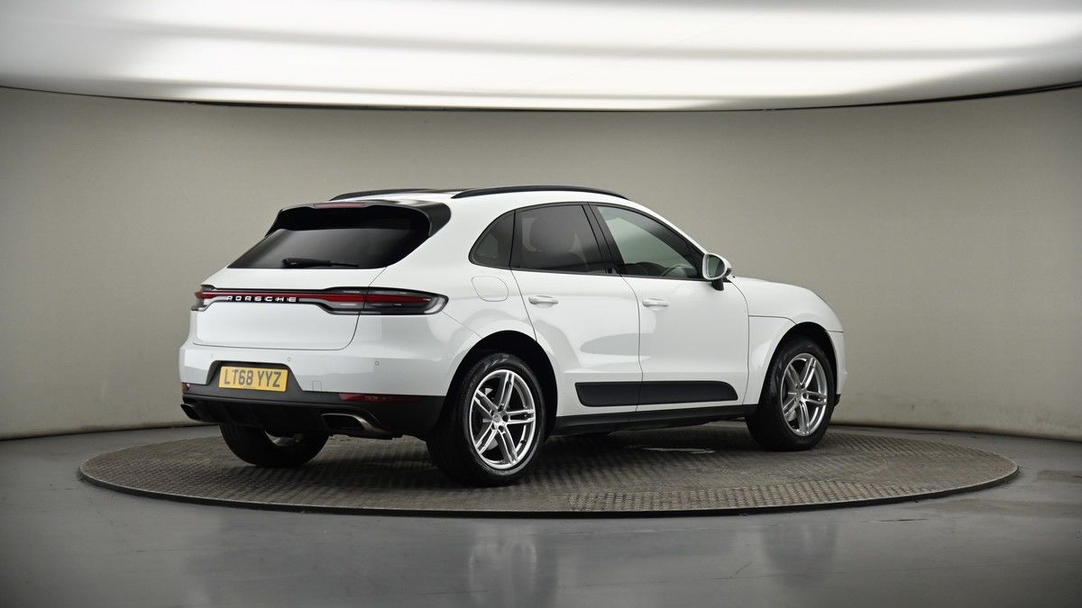 Porsche Macan Image 7