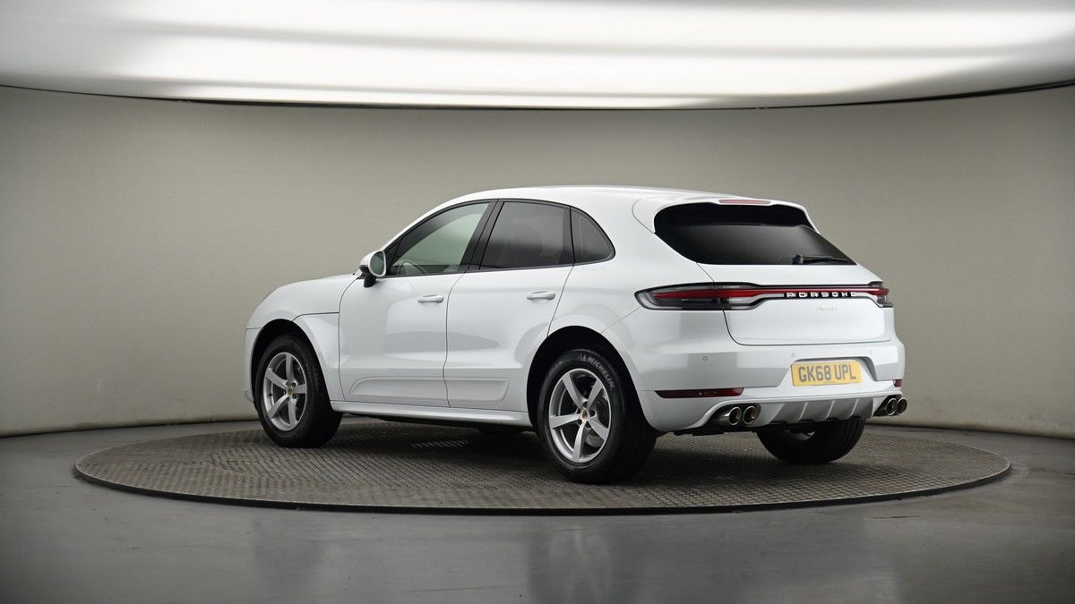 More views of Porsche Macan