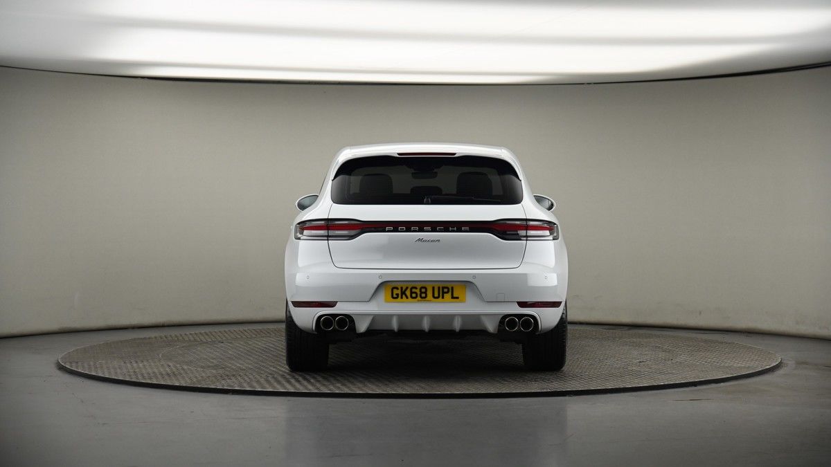 Porsche Macan Image 16