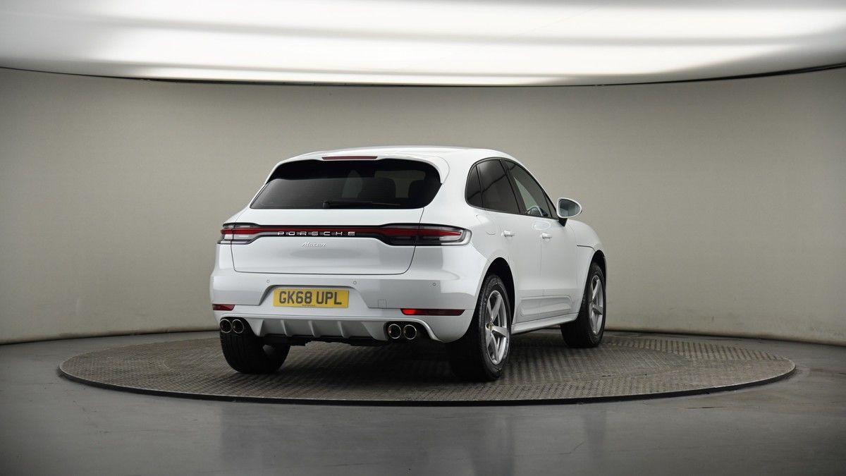 More views of Porsche Macan