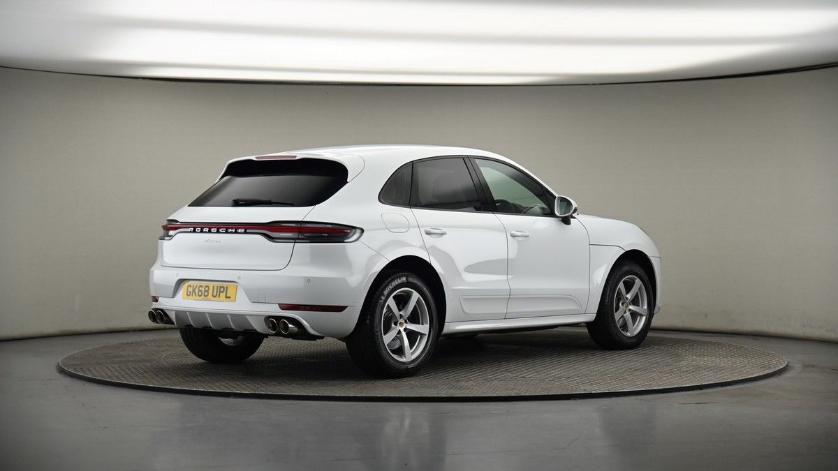 Porsche Macan Image 6