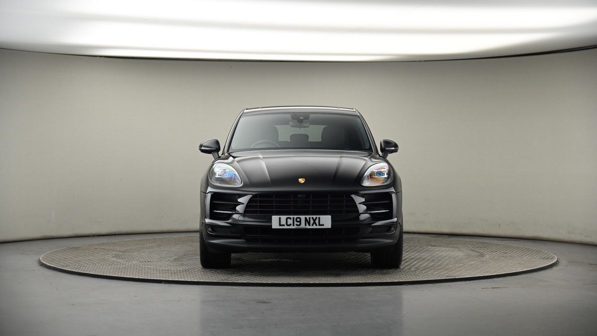 Porsche Macan Image 18