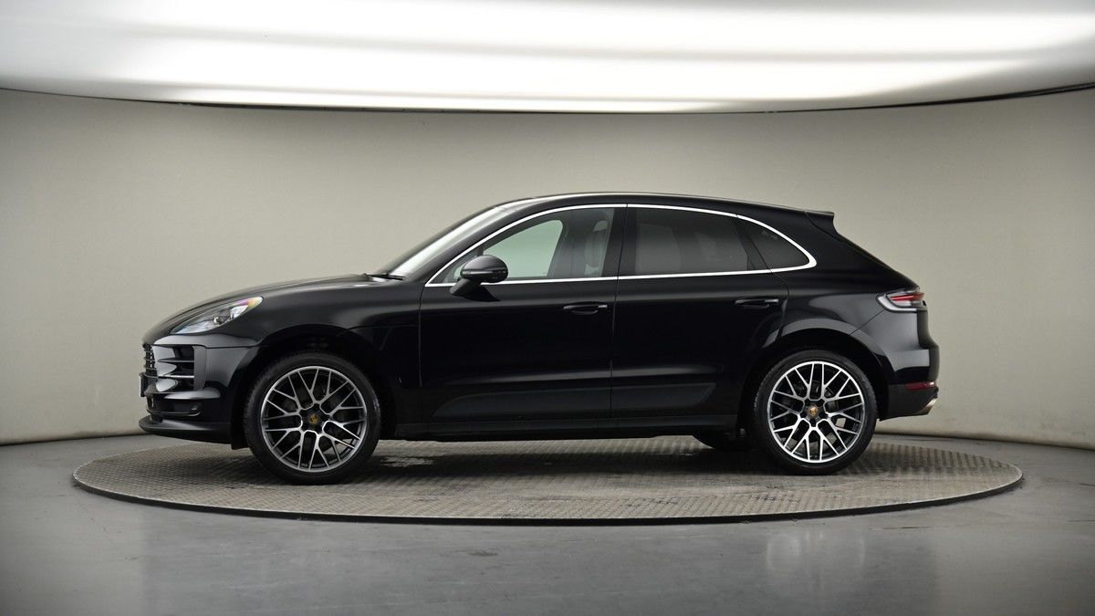 More views of Porsche Macan