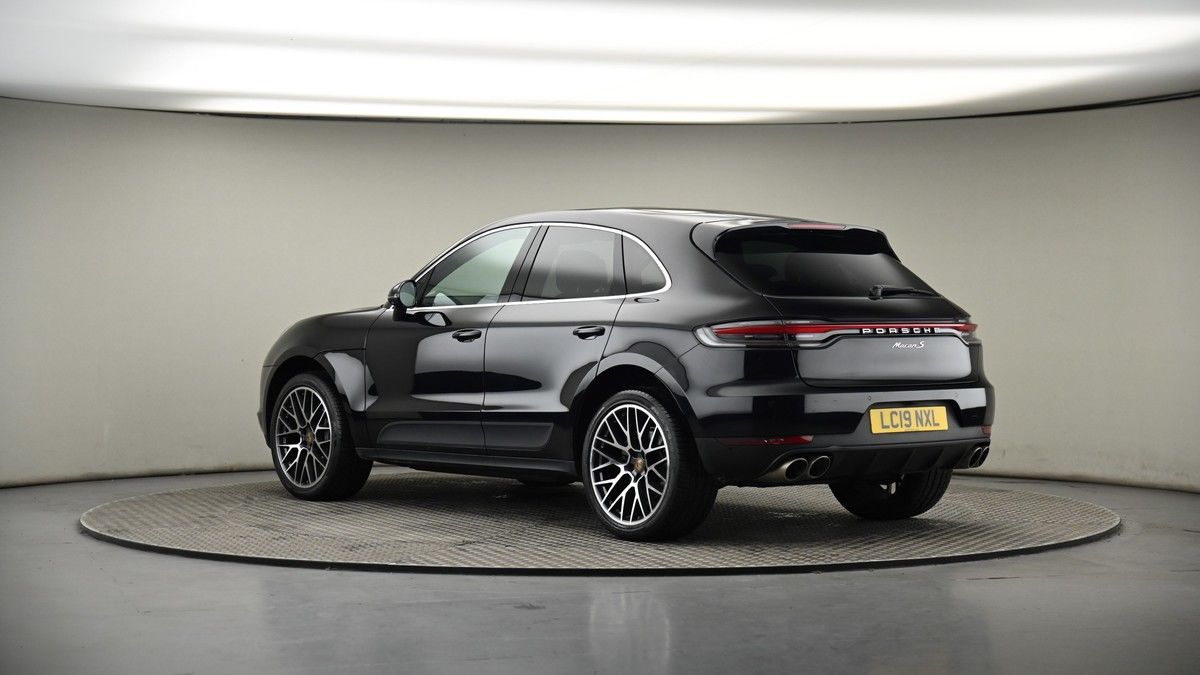 More views of Porsche Macan