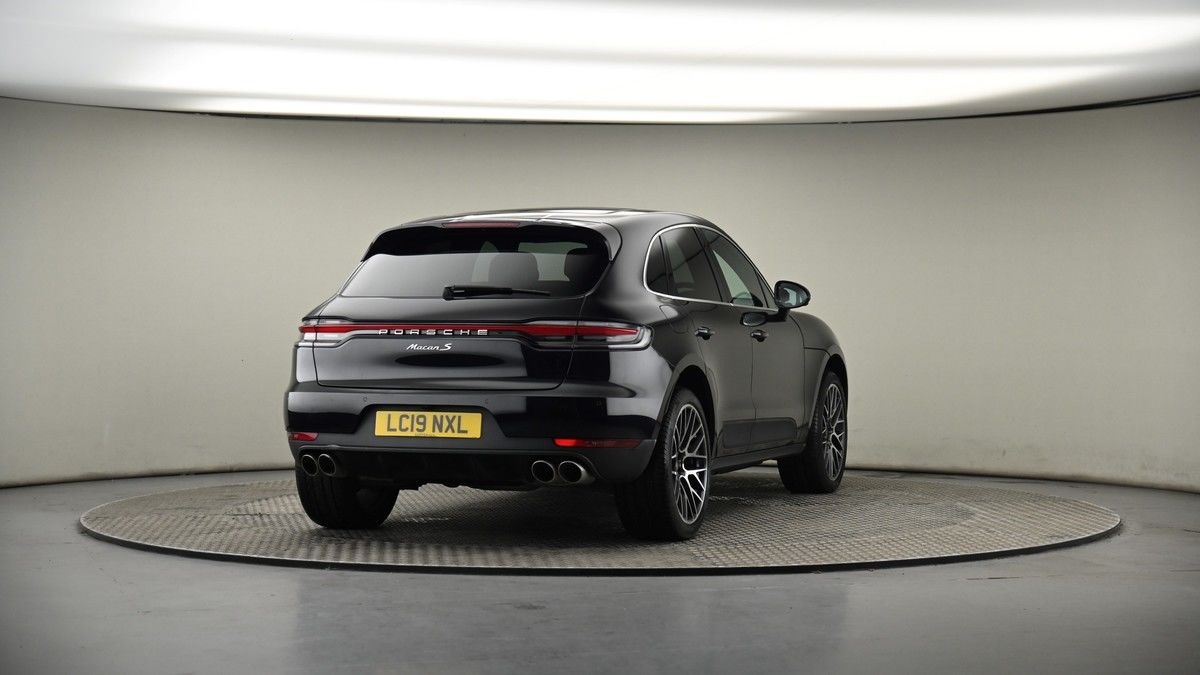 More views of Porsche Macan