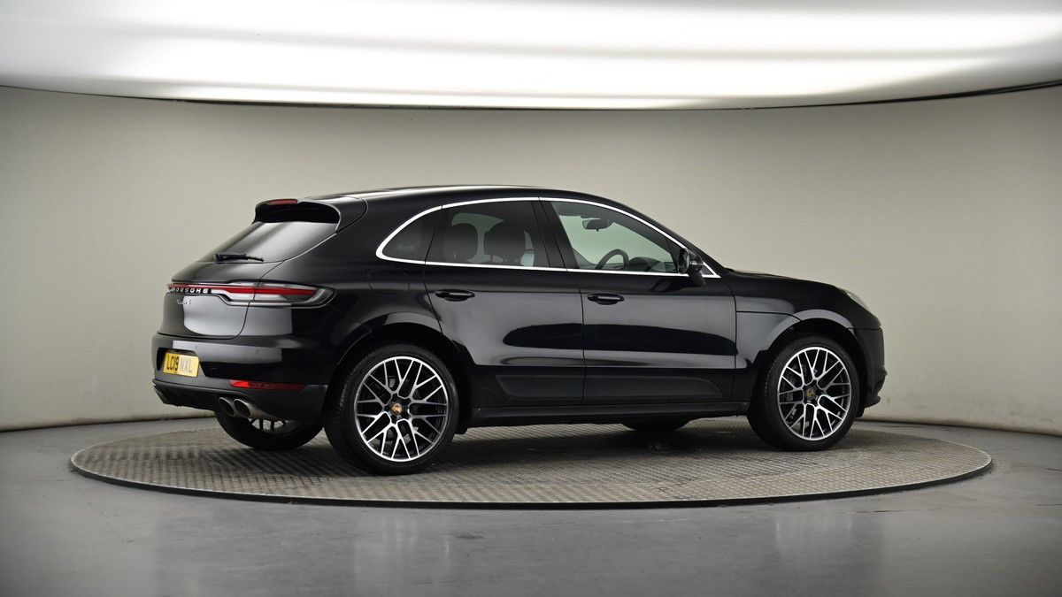 More views of Porsche Macan