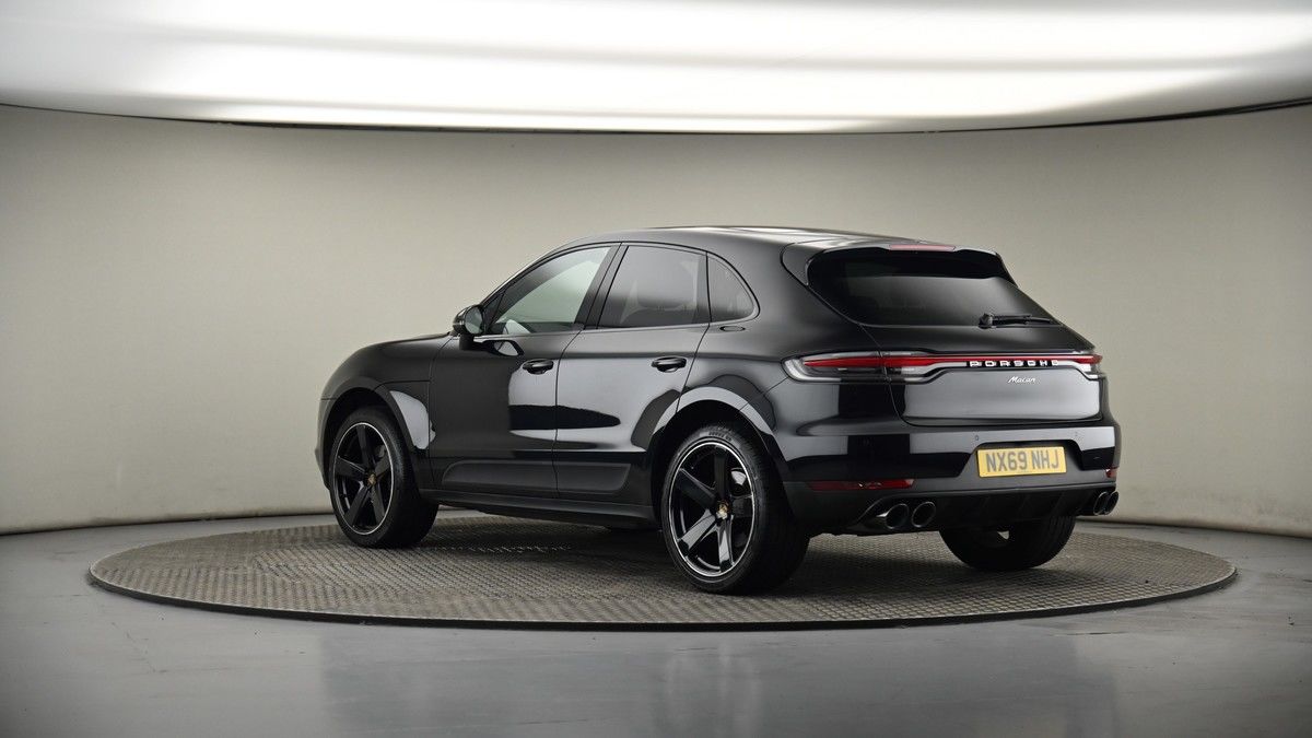 More views of Porsche Macan