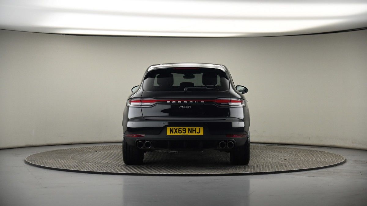 Porsche Macan Image 17