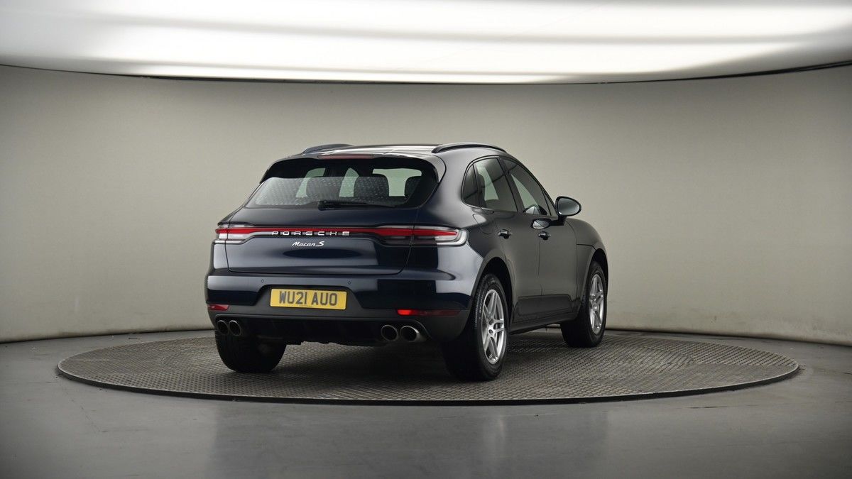 More views of Porsche Macan