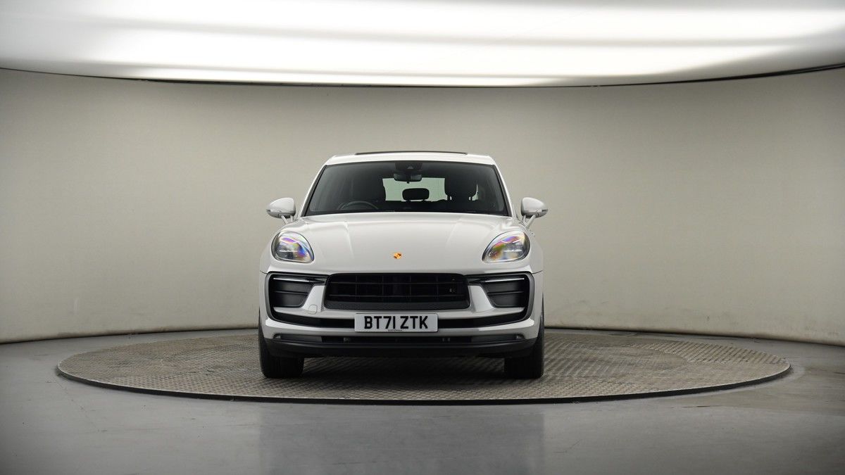 Porsche Macan Image 18