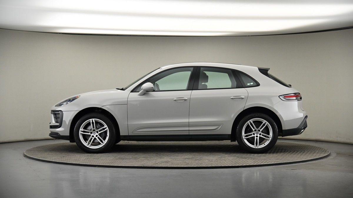 Porsche Macan Image 19