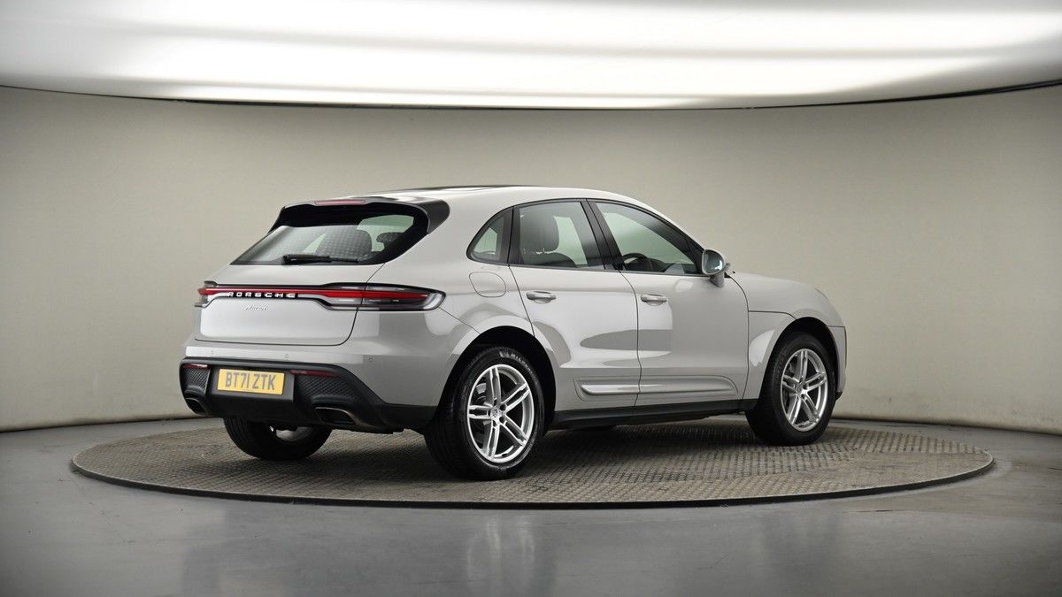 Porsche Macan Image 7