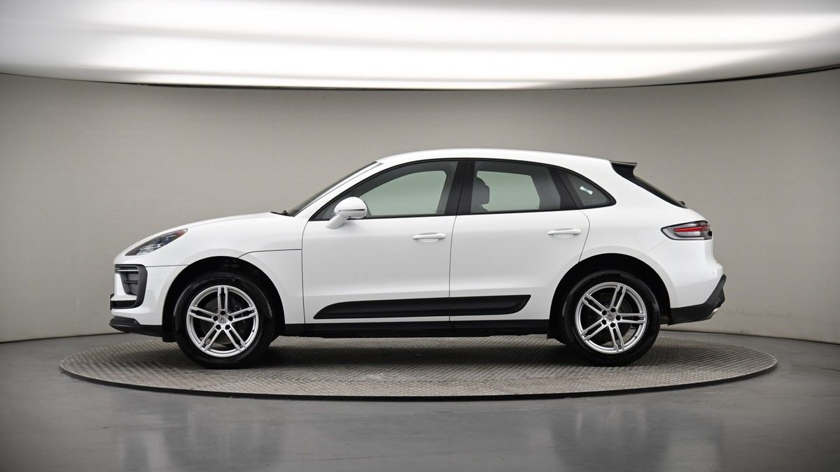 Porsche Macan Image 19
