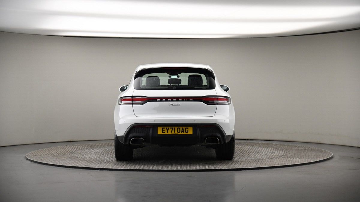 Porsche Macan Image 17