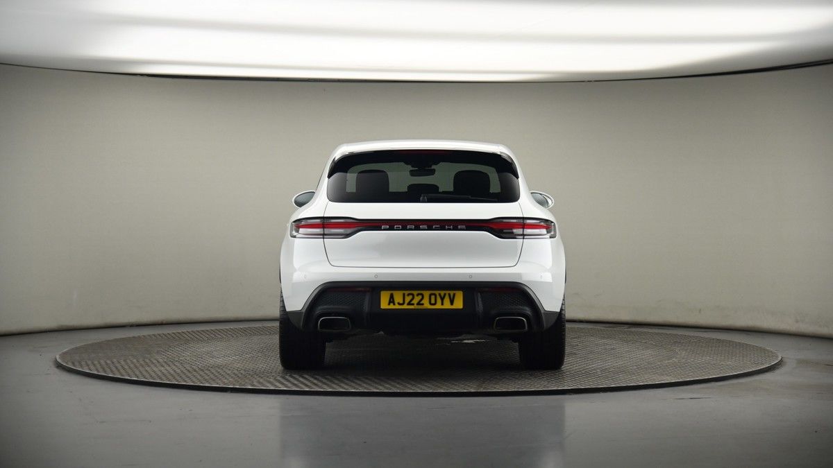 Porsche Macan Image 16