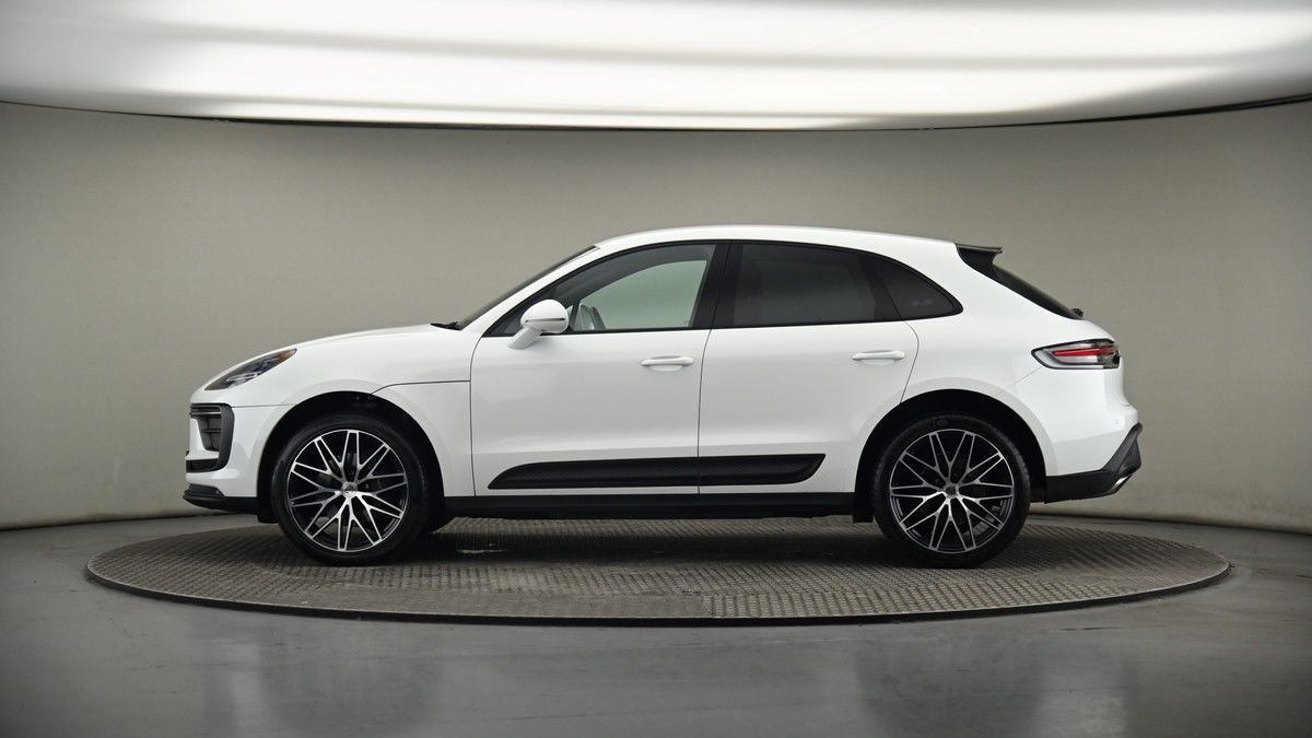 Porsche Macan Image 19