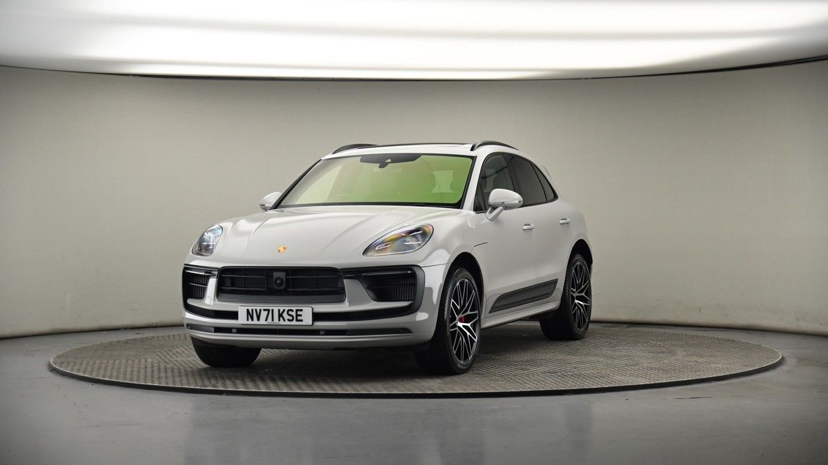 More views of Porsche Macan