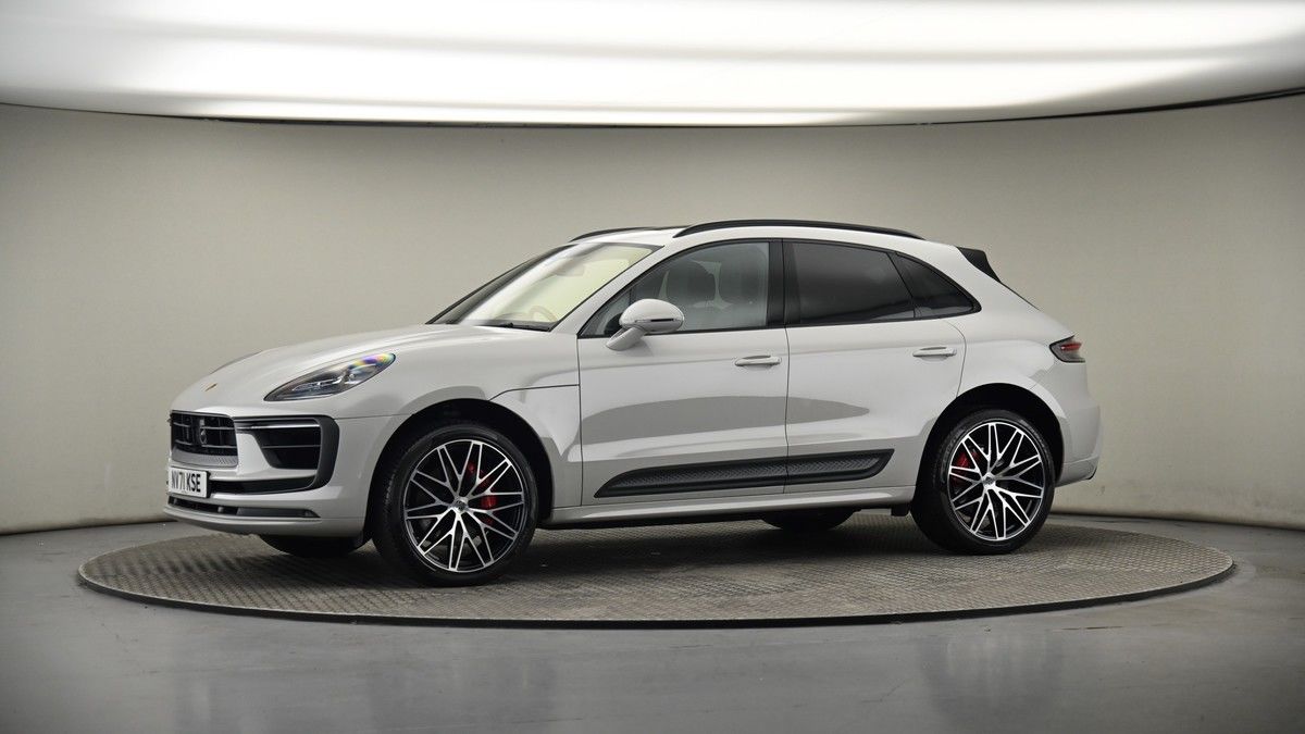 More views of Porsche Macan