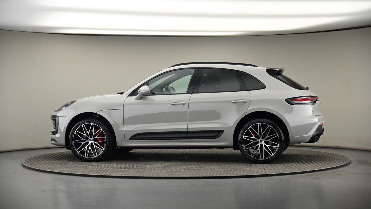 More views of Porsche Macan