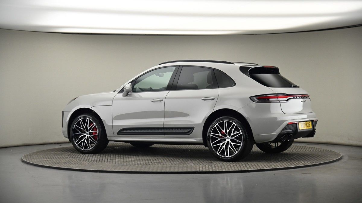 More views of Porsche Macan