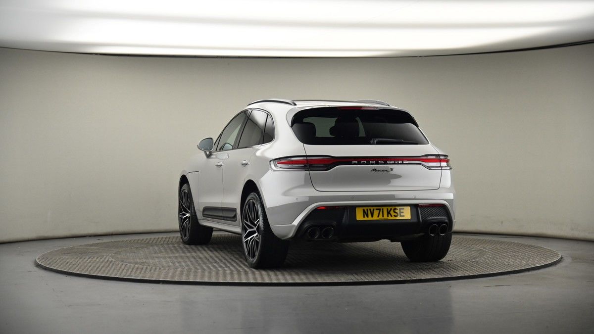 More views of Porsche Macan
