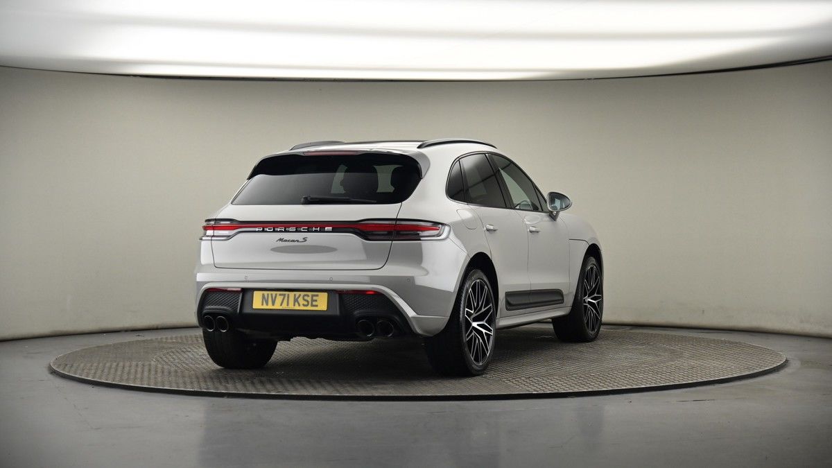 More views of Porsche Macan