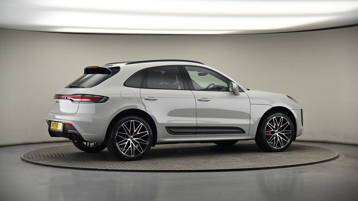 More views of Porsche Macan