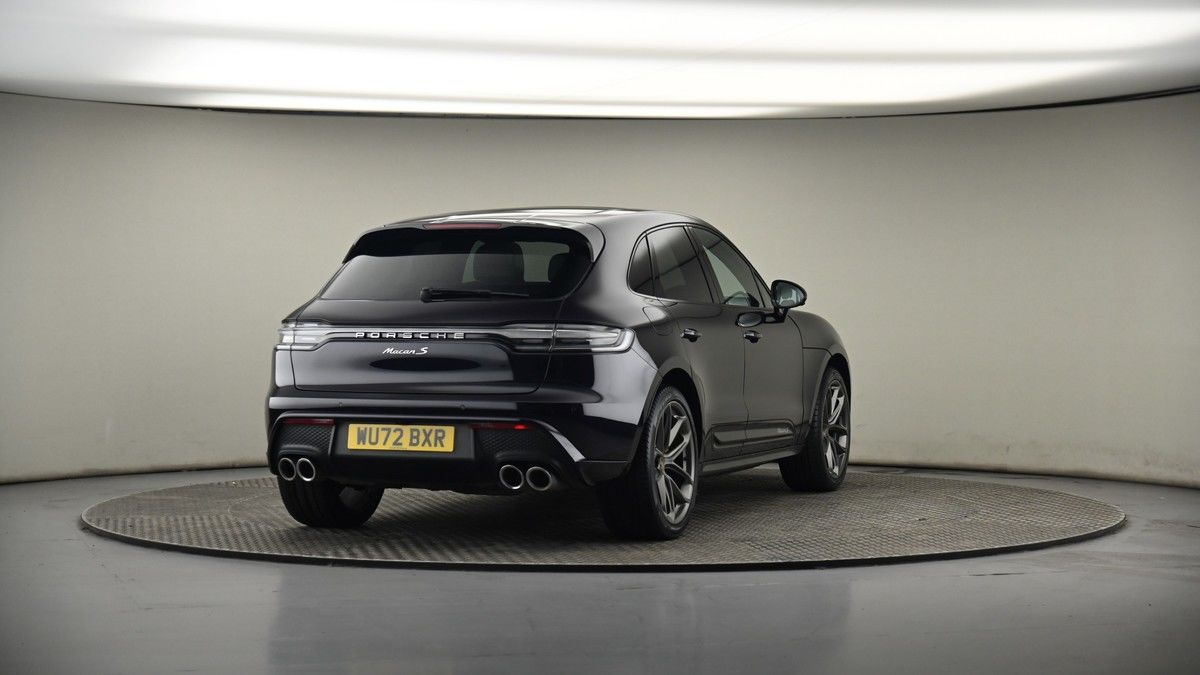 More views of Porsche Macan