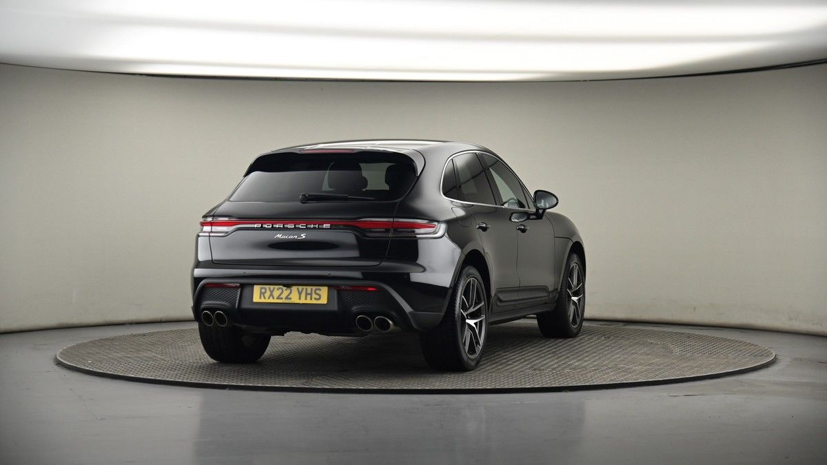 More views of Porsche Macan
