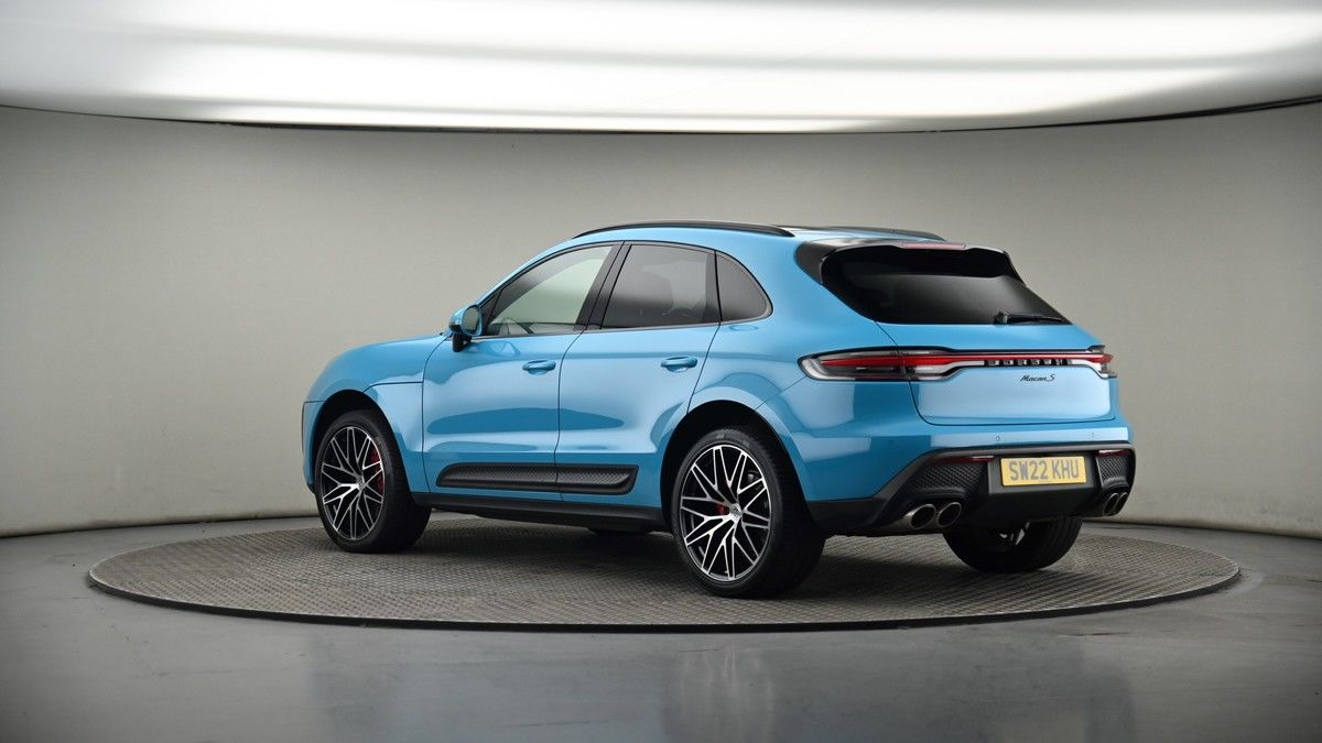 More views of Porsche Macan