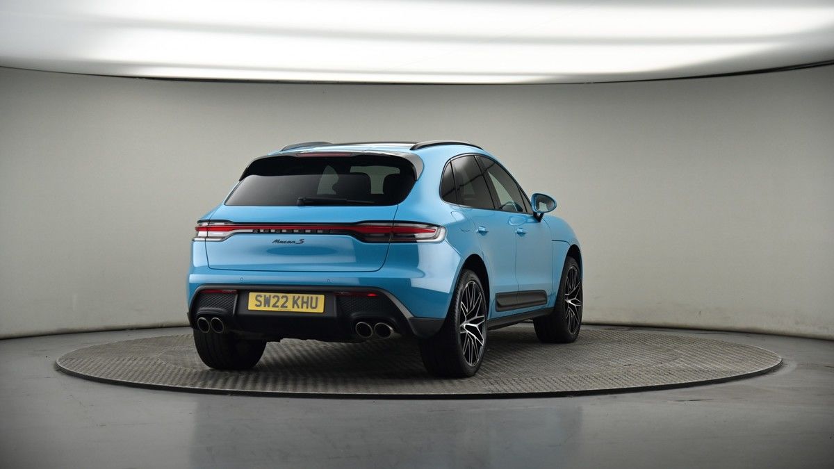 More views of Porsche Macan
