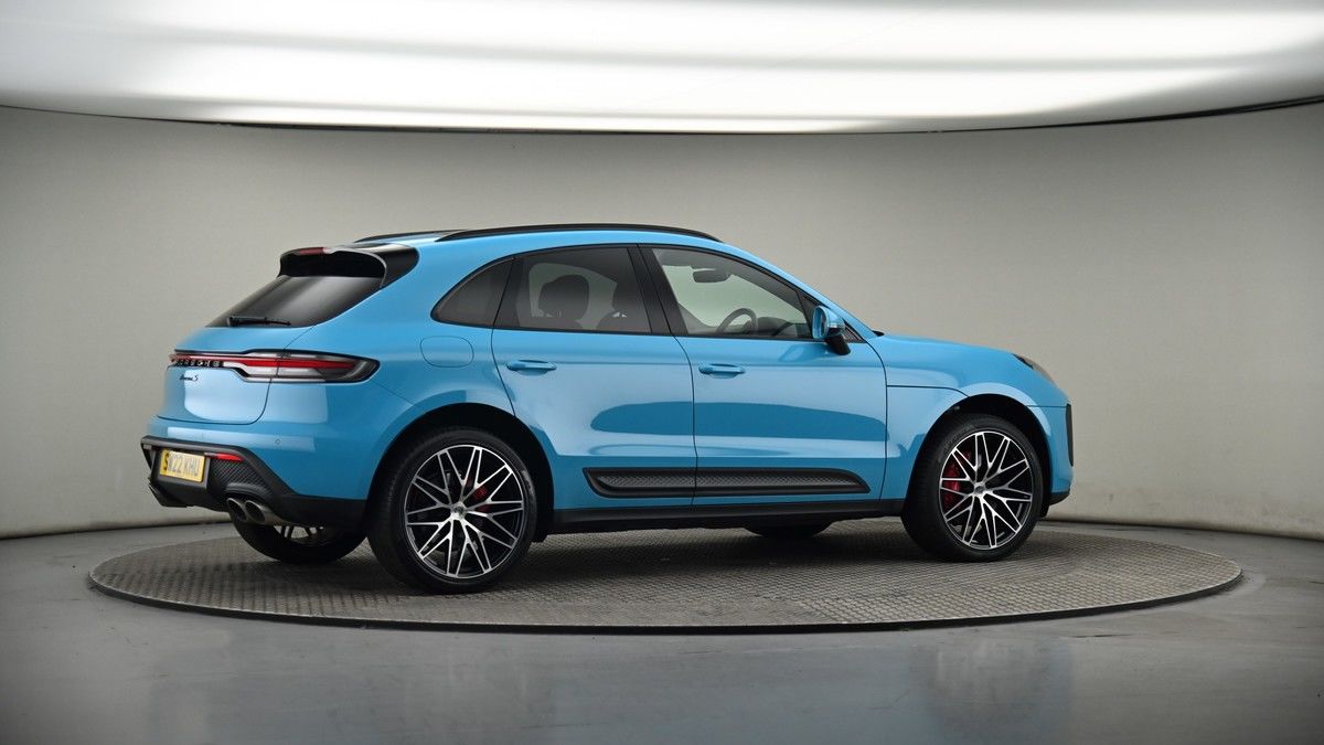 More views of Porsche Macan