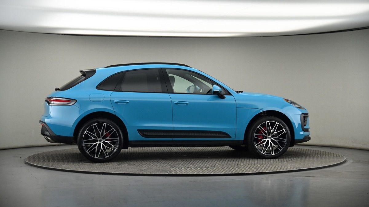 More views of Porsche Macan
