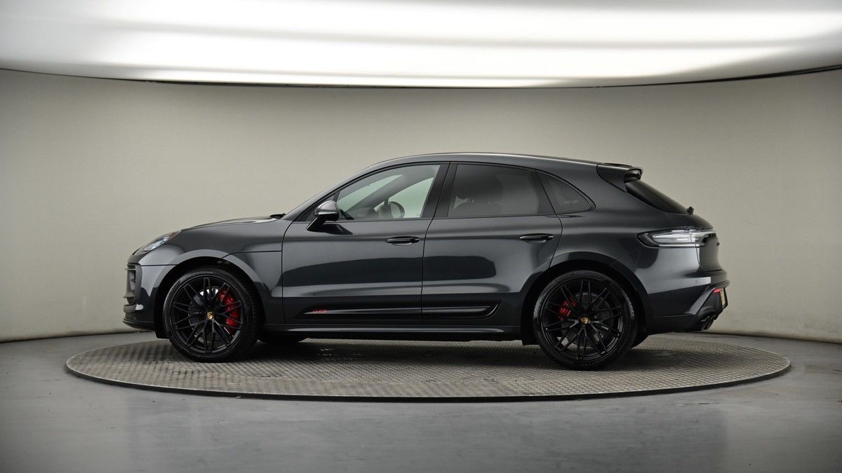 More views of Porsche Macan