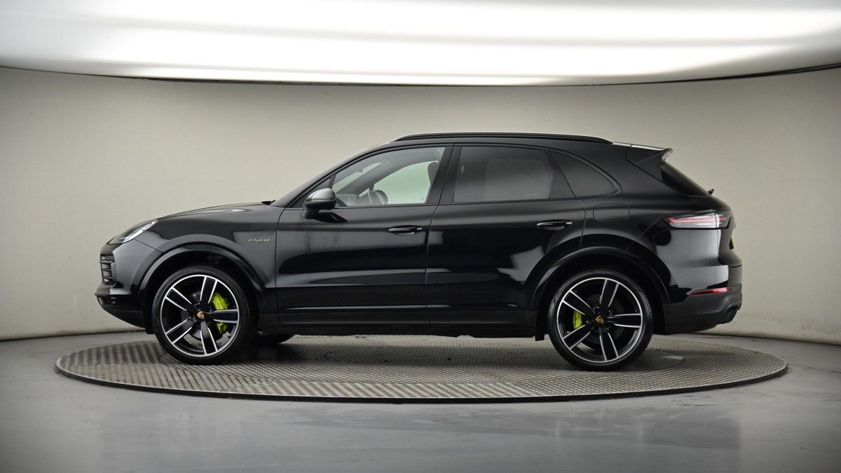 More views of Porsche Cayenne