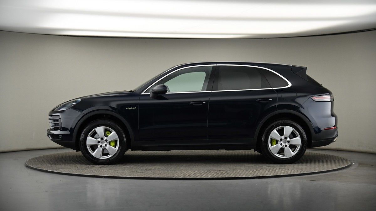 Porsche Cayenne Image 37
