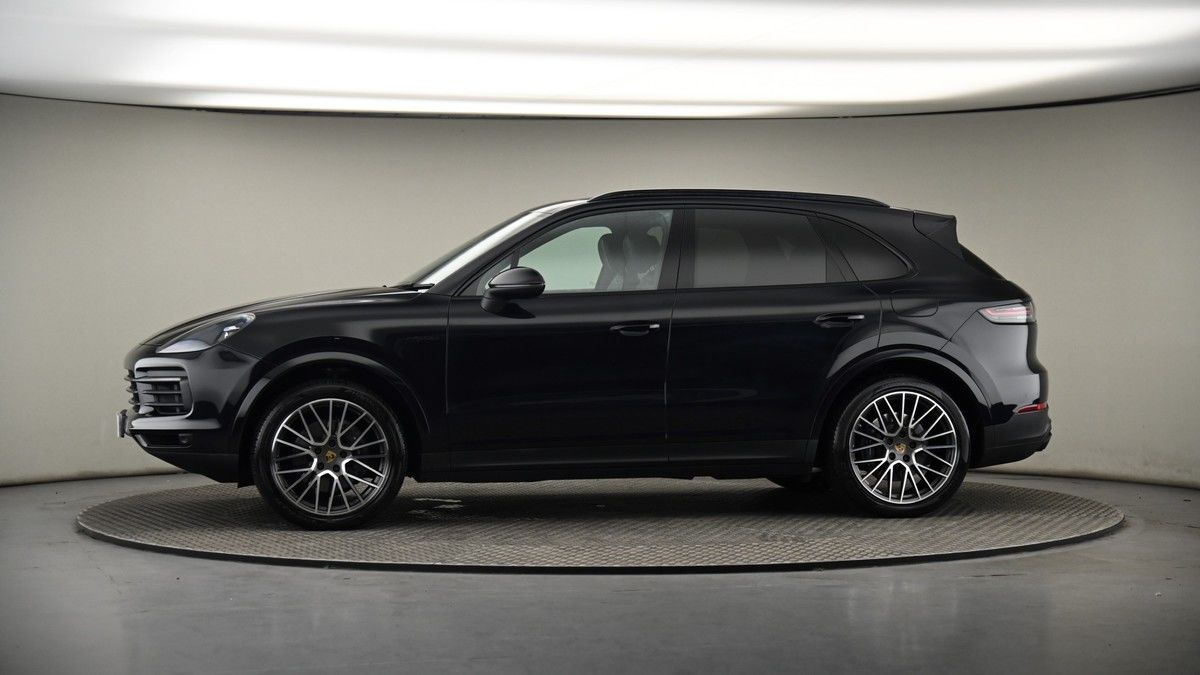 Porsche Cayenne Image 19