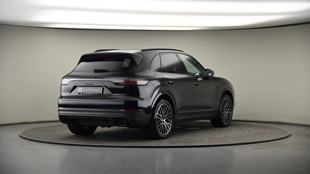 Porsche Cayenne Image 7