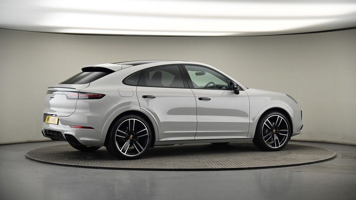 More views of Porsche Cayenne