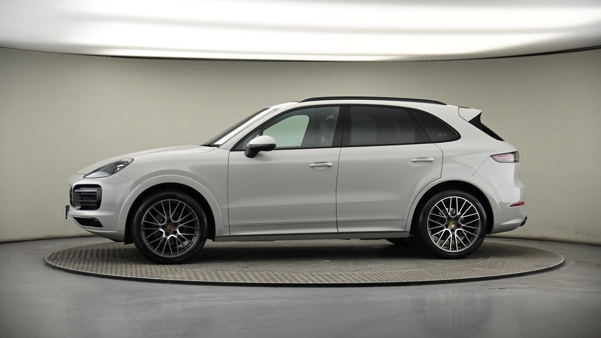 More views of Porsche Cayenne