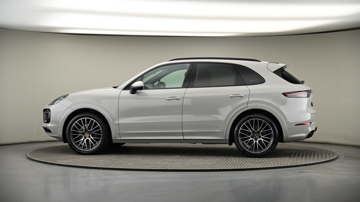 More views of Porsche Cayenne