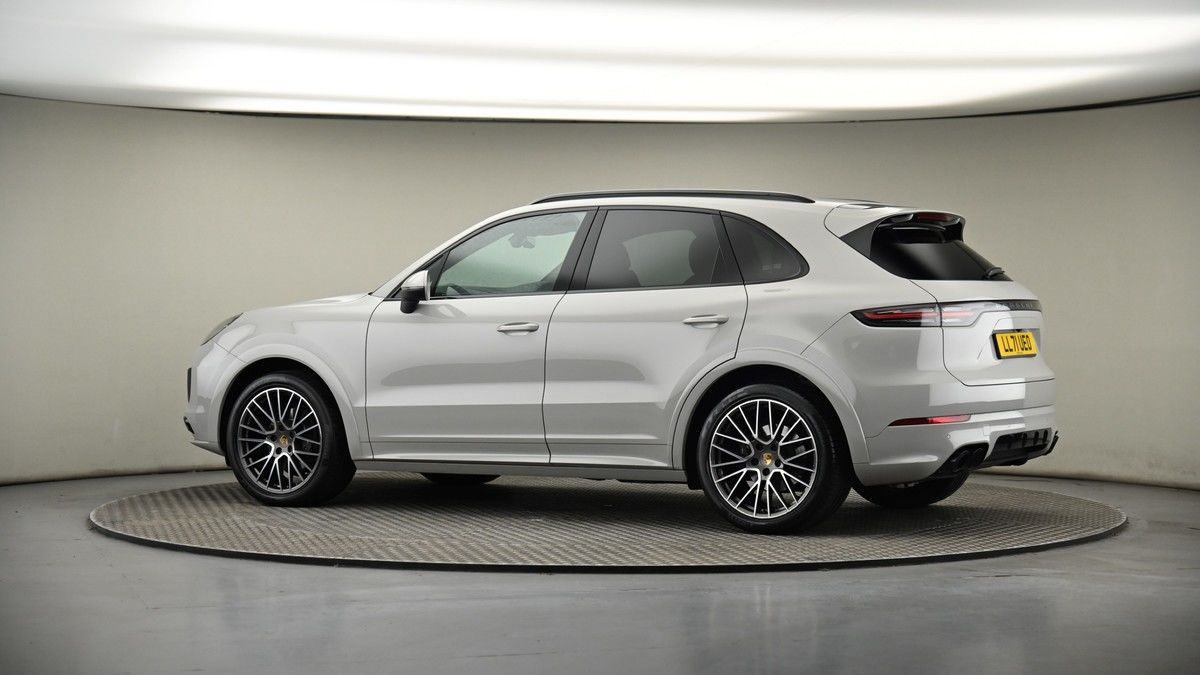 More views of Porsche Cayenne